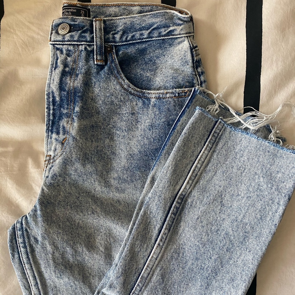 Abercrombie & Firtch mom jeans